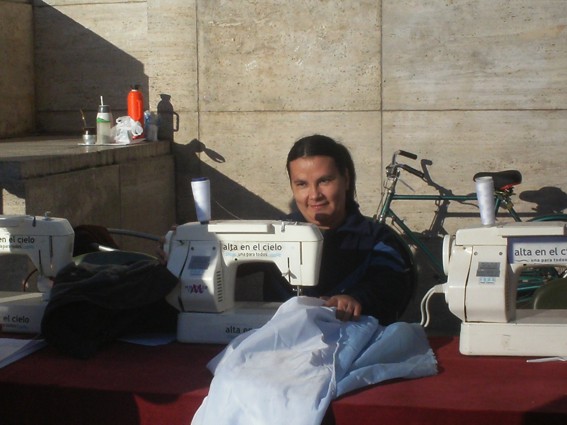 2009: Costura en el monumento nacional a la Bandera. Rosario